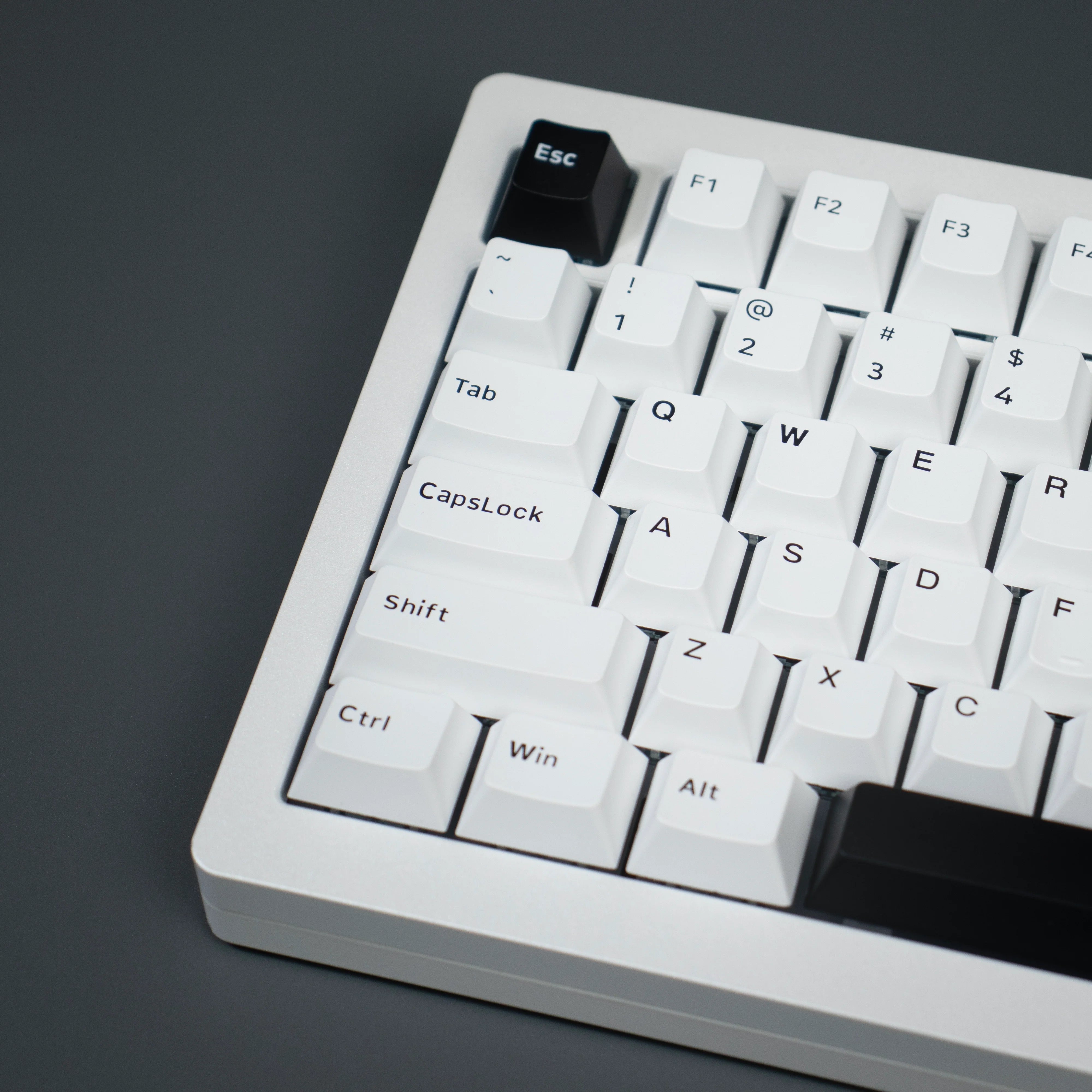 XVX Retro White Keycaps