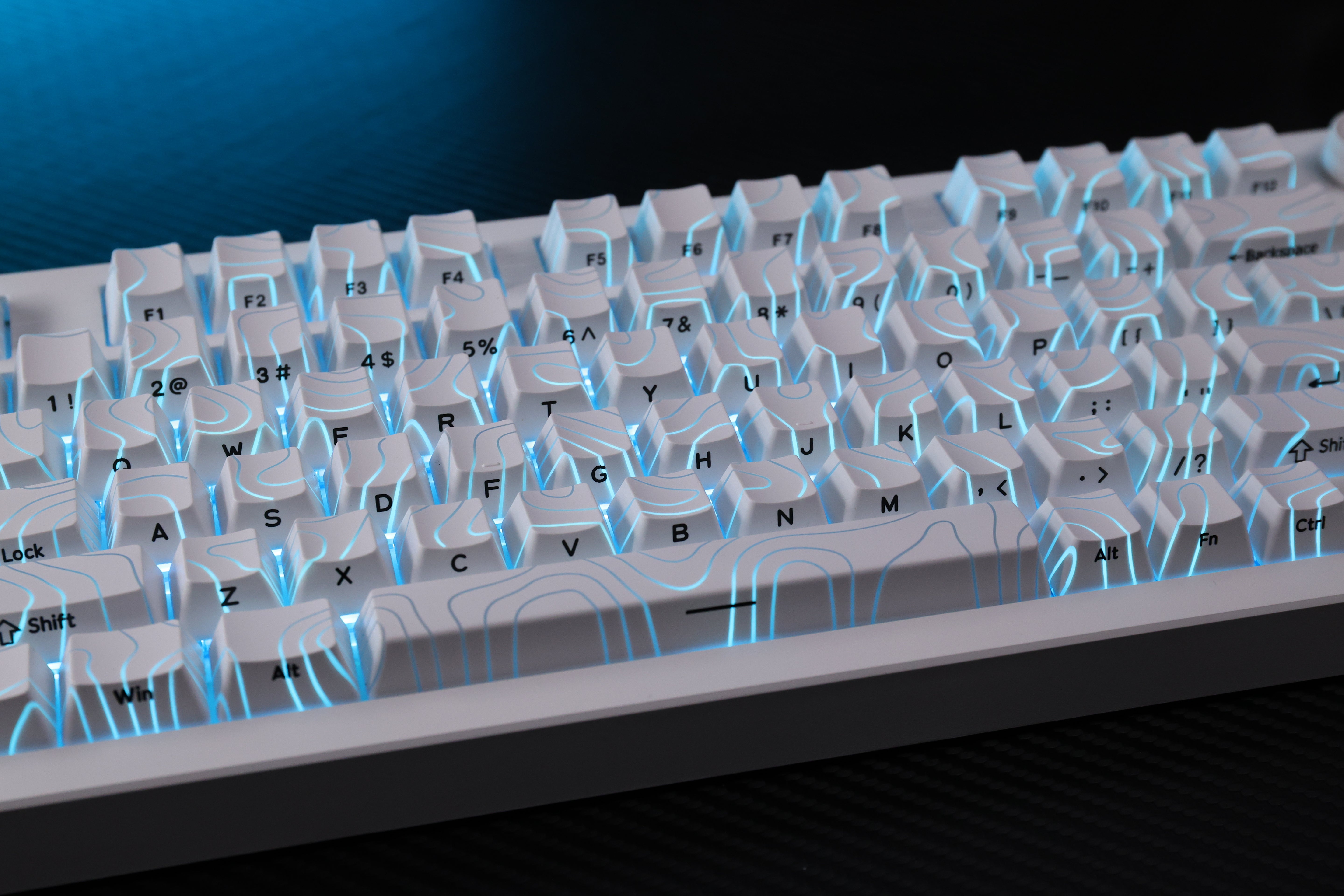 gaming keyboard transparent contour keycaps